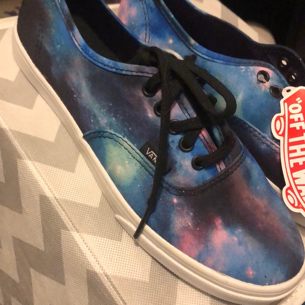 Vans - Picture 2 of 3
